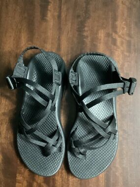 Chaco Black Strappy Sports Sandals ZX/2 Size 7